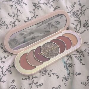 Rare Beauty Discovery Eyeshadow Palette
